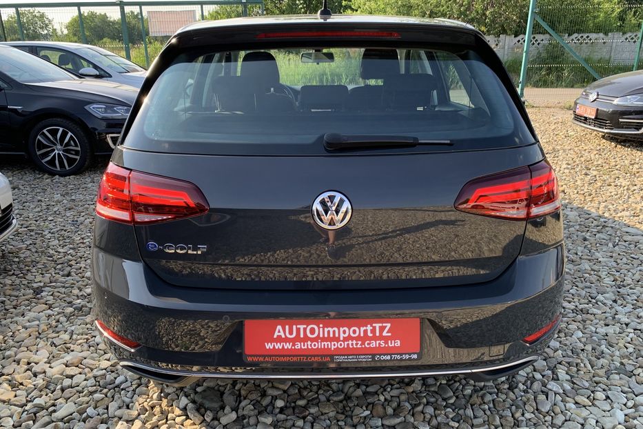 Продам Volkswagen e-Golf 35.8 kWh 136 к.с. CCS 2021 года в Львове