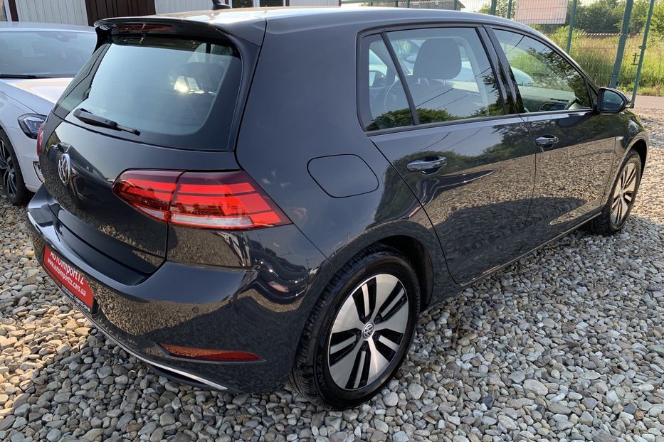 Продам Volkswagen e-Golf 35.8 kWh 136 к.с. CCS 2021 года в Львове