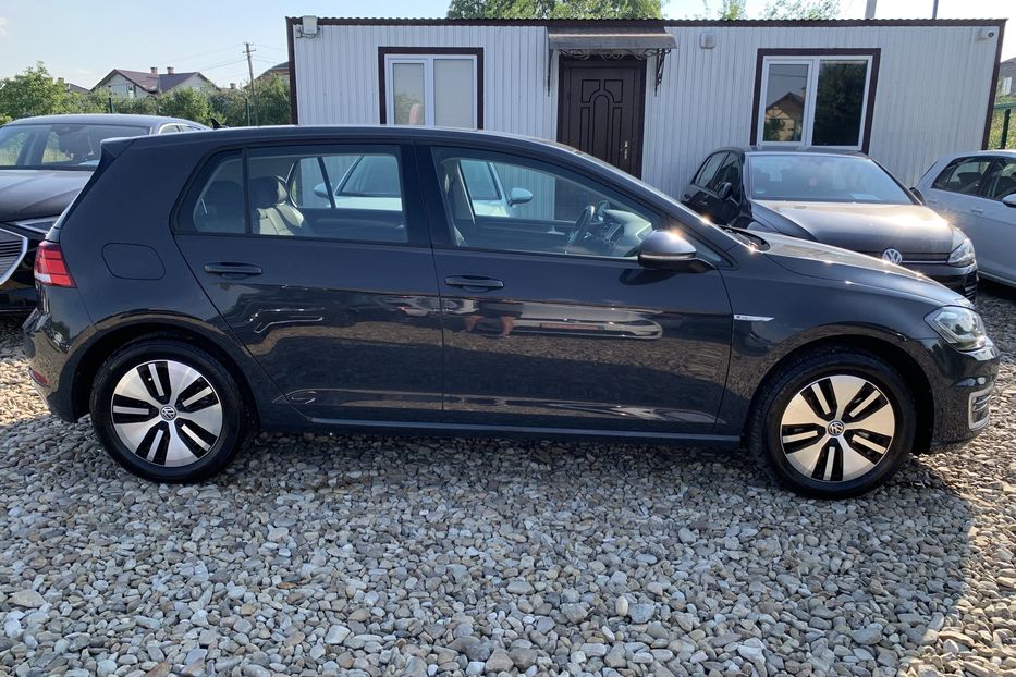 Продам Volkswagen e-Golf 35.8 kWh 136 к.с. CCS 2021 года в Львове