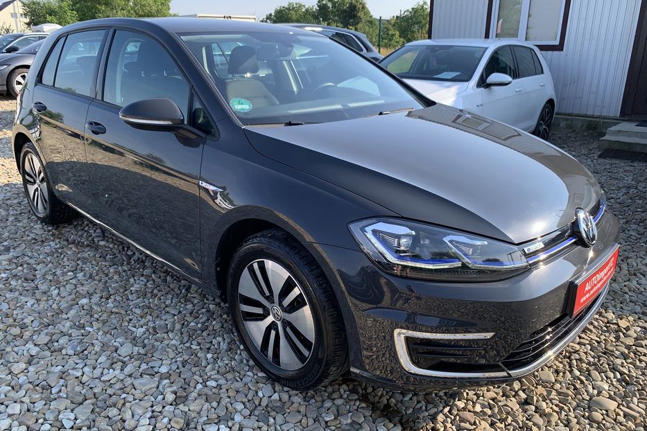 Продам Volkswagen e-Golf 35.8 kWh 136 к.с. CCS 2021 года в Львове