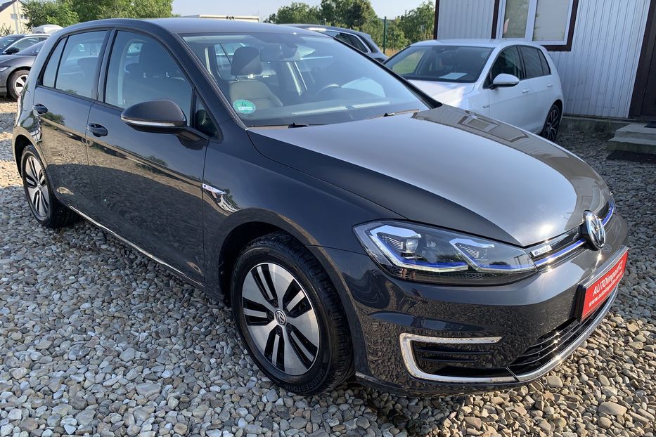 Продам Volkswagen e-Golf 35.8 kWh 136 к.с. CCS 2021 года в Львове