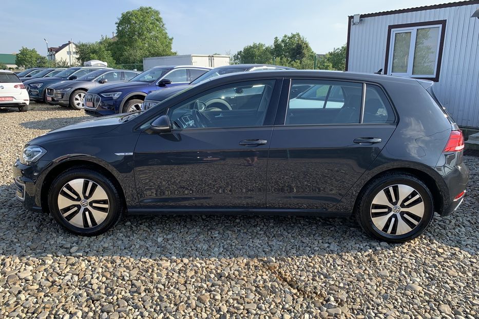 Продам Volkswagen e-Golf 35.8 kWh 136 к.с. CCS 2021 года в Львове