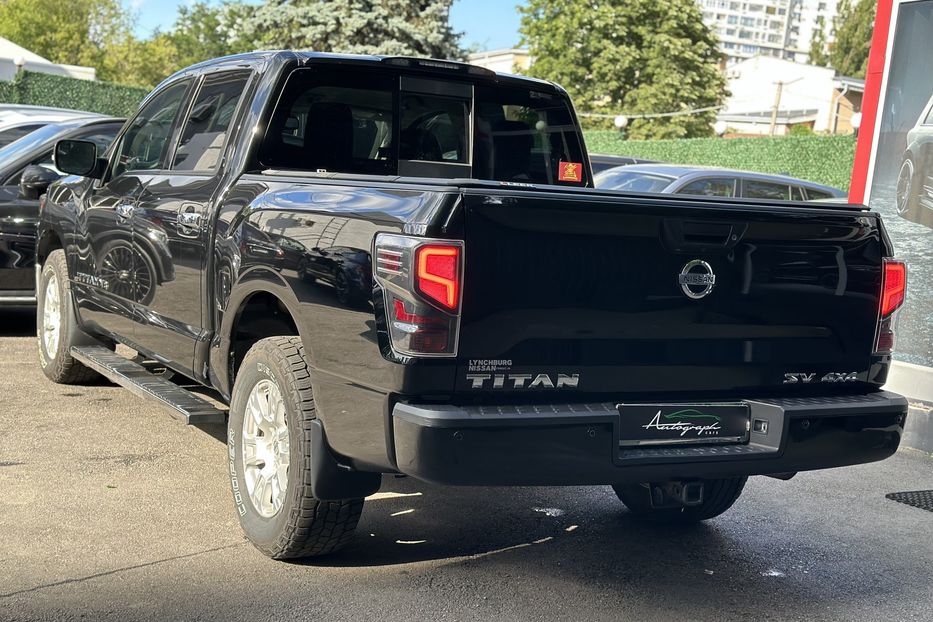 Продам Nissan Titan SV 4x4 2018 года в Киеве