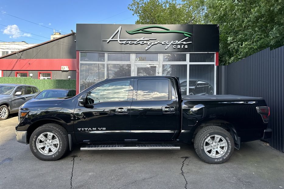 Продам Nissan Titan SV 4x4 2018 года в Киеве