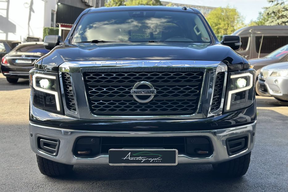 Продам Nissan Titan SV 4x4 2018 года в Киеве