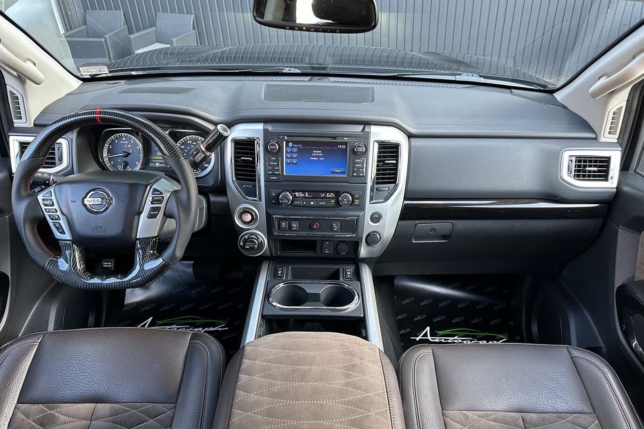 Продам Nissan Titan SV 4x4 2018 года в Киеве