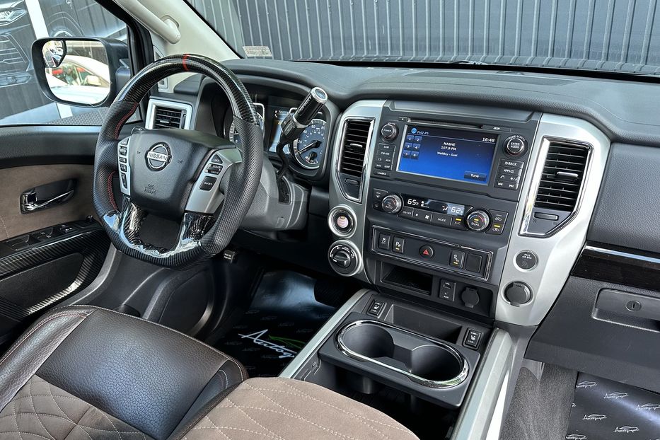 Продам Nissan Titan SV 4x4 2018 года в Киеве