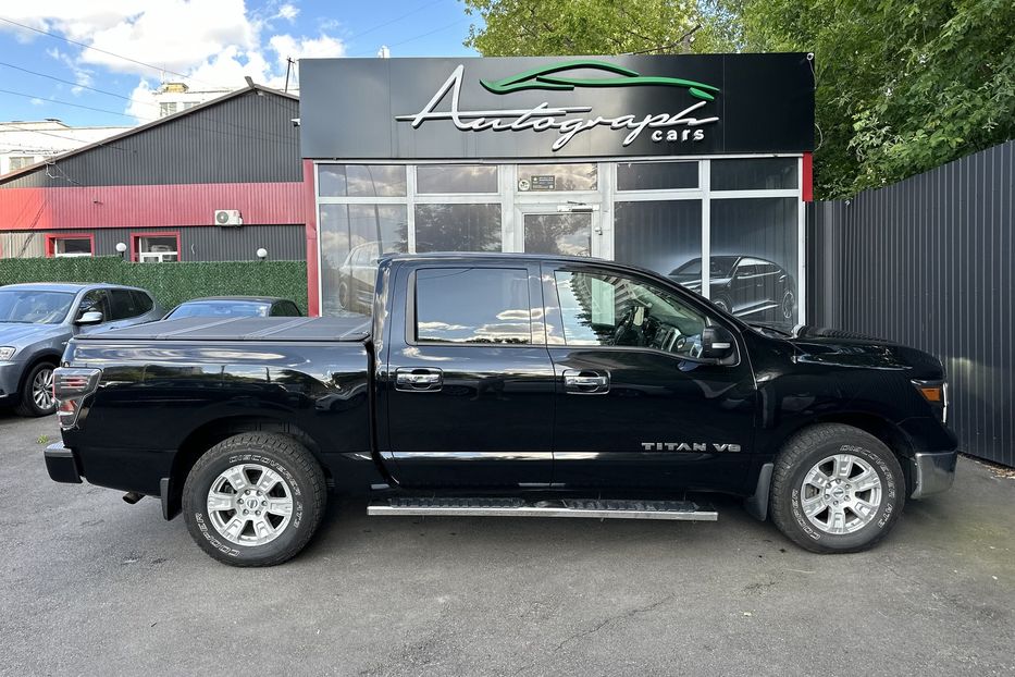 Продам Nissan Titan SV 4x4 2018 года в Киеве