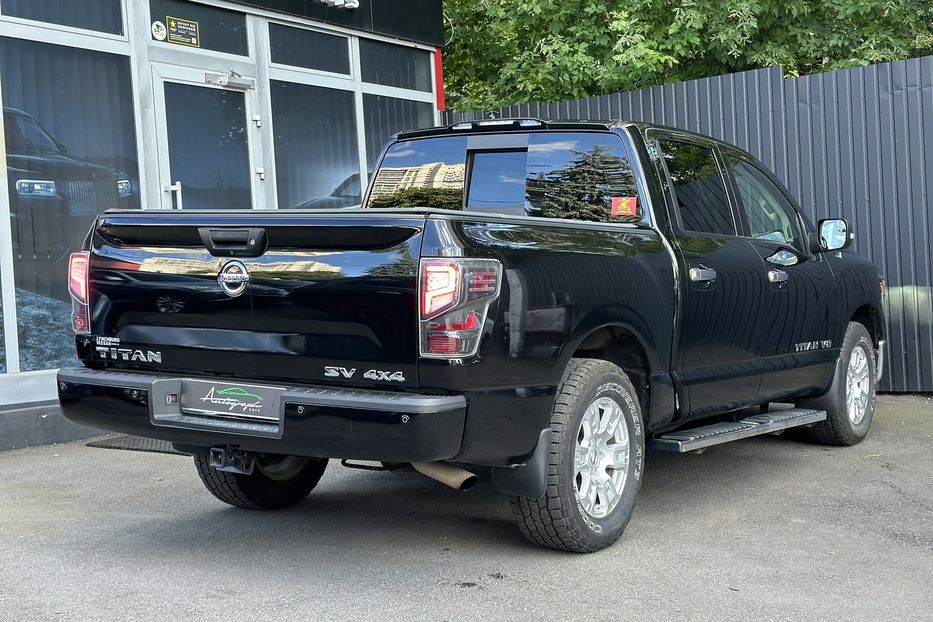 Продам Nissan Titan SV 4x4 2018 года в Киеве