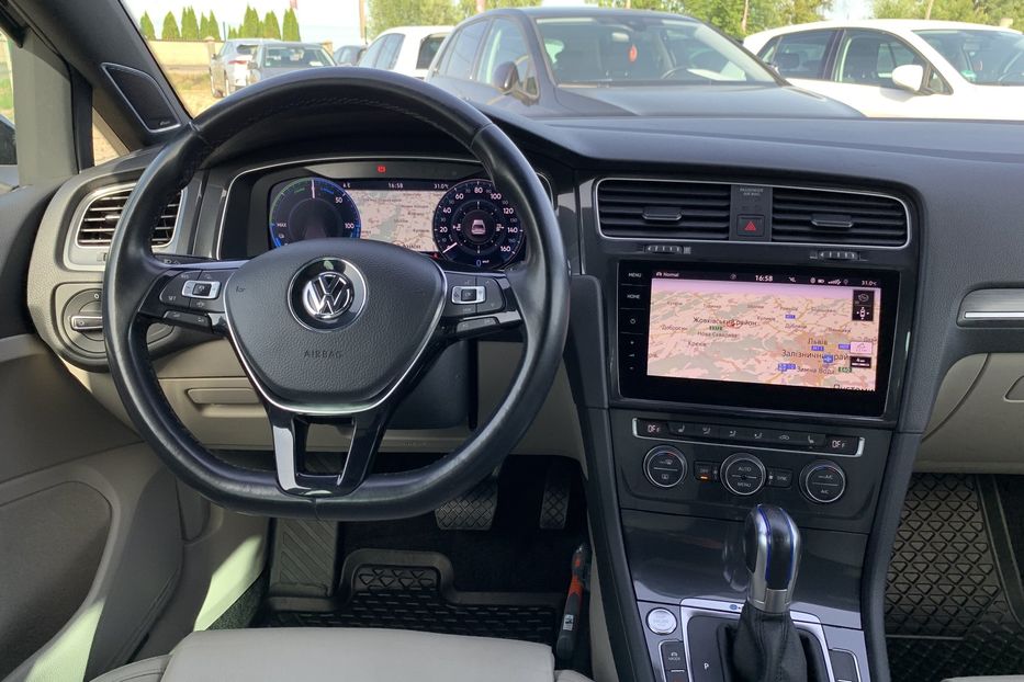 Продам Volkswagen e-Golf Максимальна комплектація 2019 года в Львове