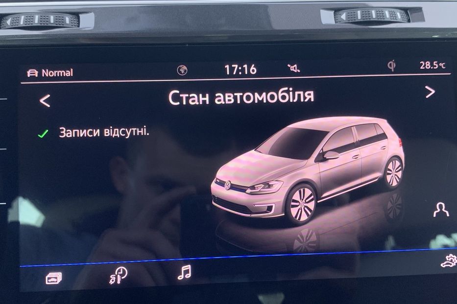 Продам Volkswagen e-Golf Максимальна комплектація 2019 года в Львове