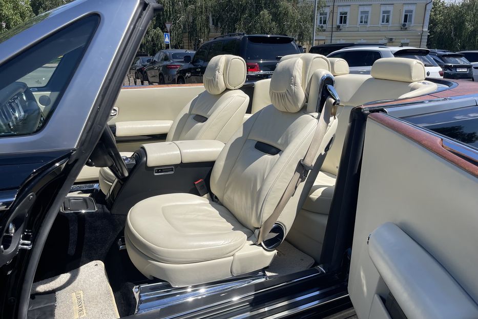 Продам Rolls-Royce Drophead Coupé  2009 года в Киеве