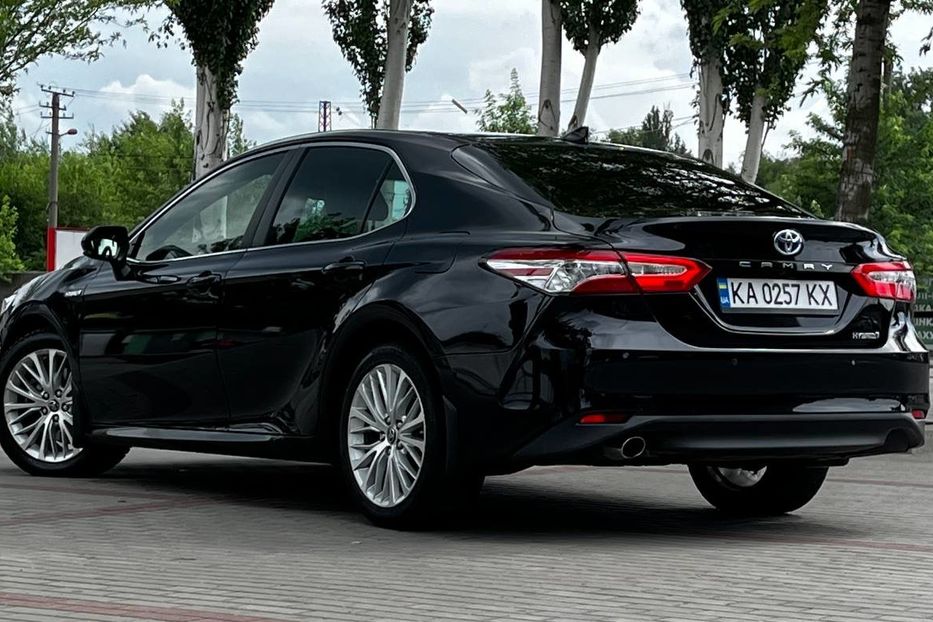 Продам Toyota Camry 2019 года в Днепре