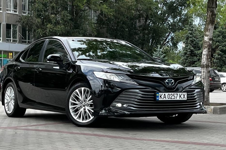 Продам Toyota Camry 2019 года в Днепре