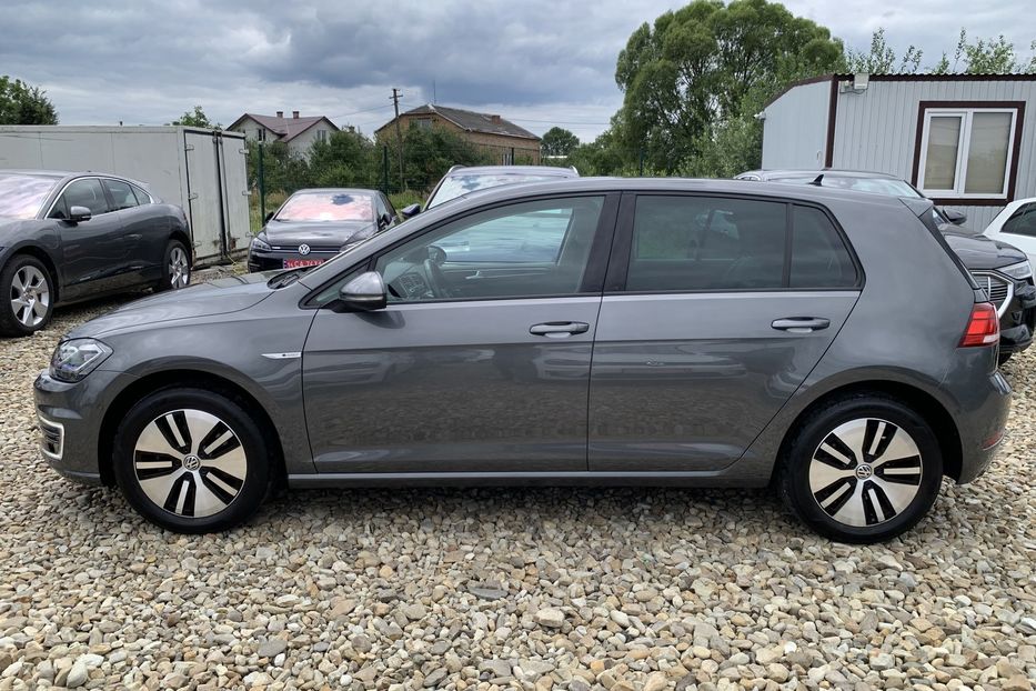 Продам Volkswagen e-Golf ШкіраDynaudioБезключовиFullLED 2019 года в Львове