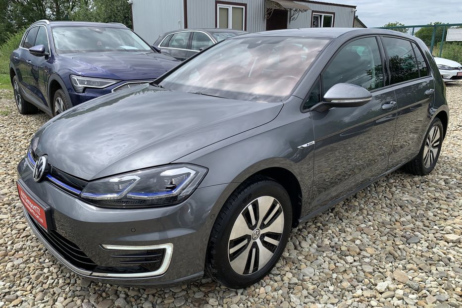 Продам Volkswagen e-Golf ШкіраDynaudioБезключовиFullLED 2019 года в Львове