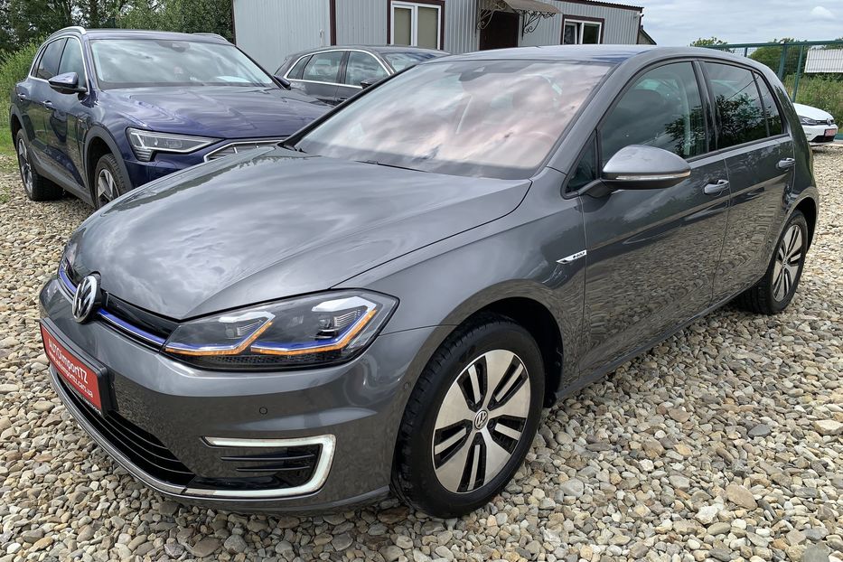 Продам Volkswagen e-Golf ШкіраDynaudioБезключовиFullLED 2019 года в Львове