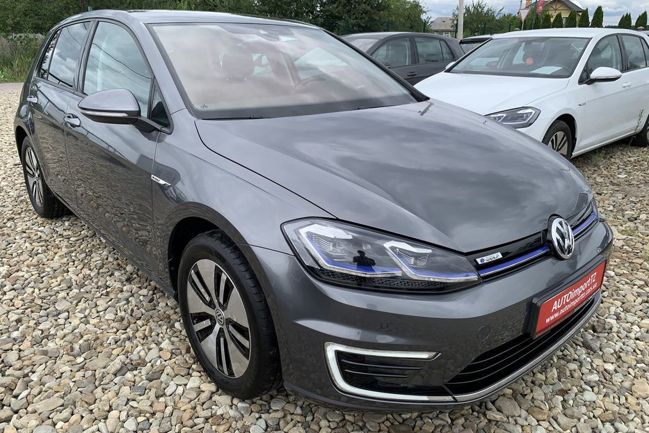 Продам Volkswagen e-Golf ШкіраDynaudioБезключовиFullLED 2019 года в Львове