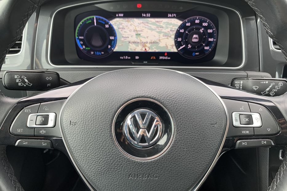 Продам Volkswagen e-Golf ШкіраDynaudioБезключовиFullLED 2019 года в Львове