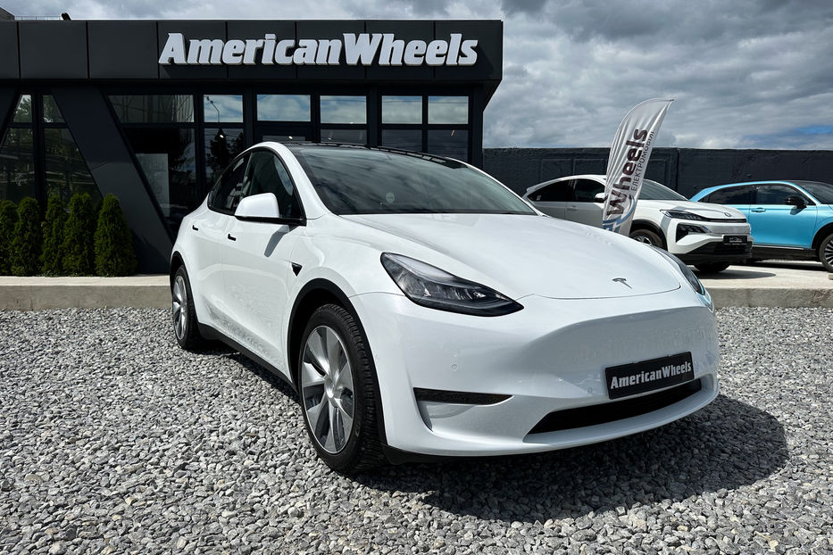 Продам Tesla Model Y Long Range Dual Motor 2020 года в Черновцах