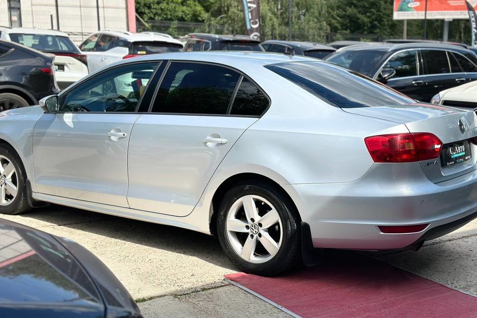 Продам Volkswagen Jetta 2011 года в Черновцах