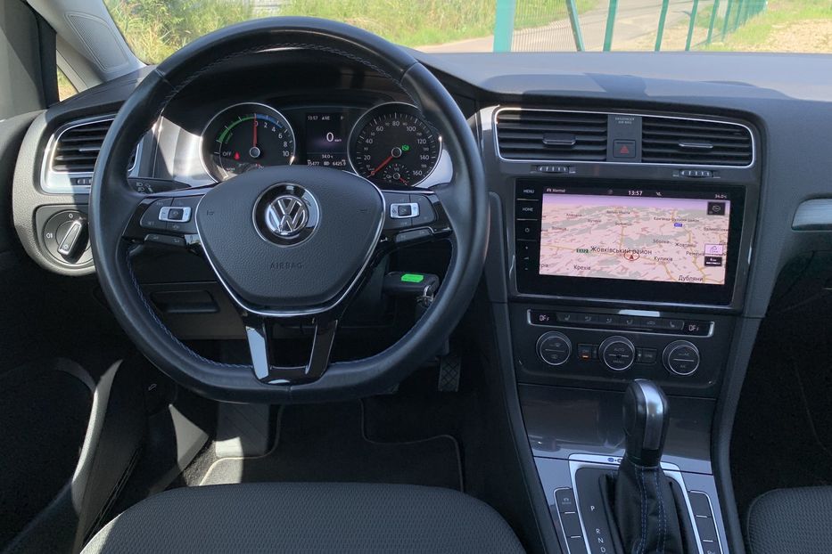 Продам Volkswagen e-Golf Адаптивний круїПідігрів сидінь 2020 года в Львове