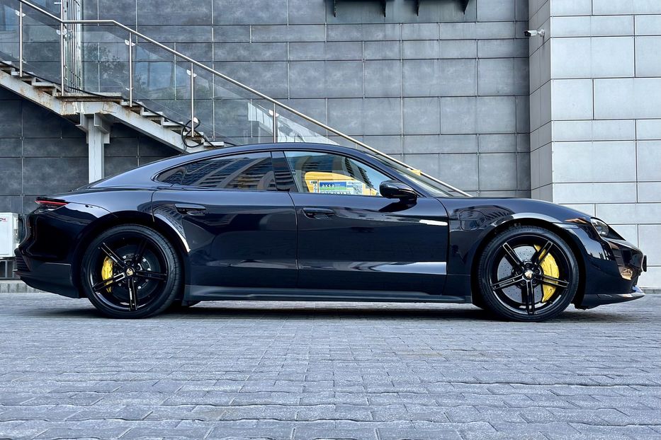 Продам Porsche Taycan Turbo S 2022 года в Киеве