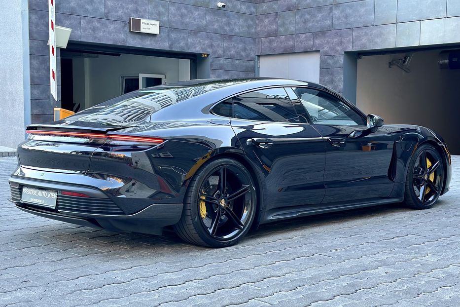 Продам Porsche Taycan Turbo S 2022 года в Киеве