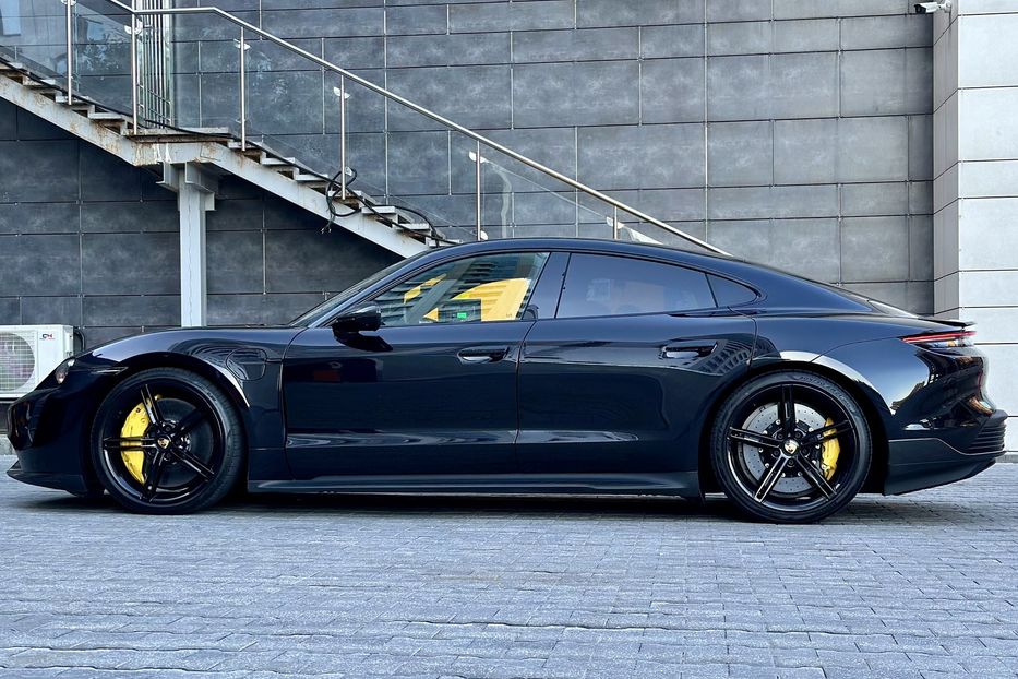 Продам Porsche Taycan Turbo S 2022 года в Киеве