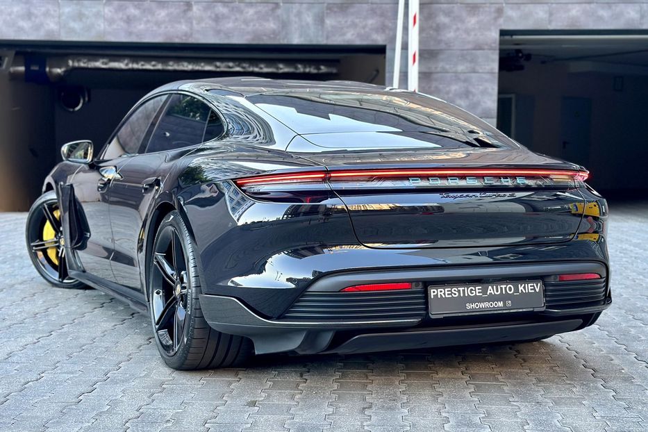 Продам Porsche Taycan Turbo S 2022 года в Киеве