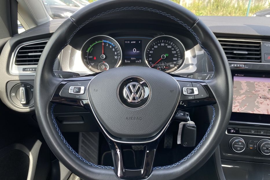 Продам Volkswagen e-Golf ПЕРЛАМУТР  35.8 kWh/136 к.с.  2020 года в Львове