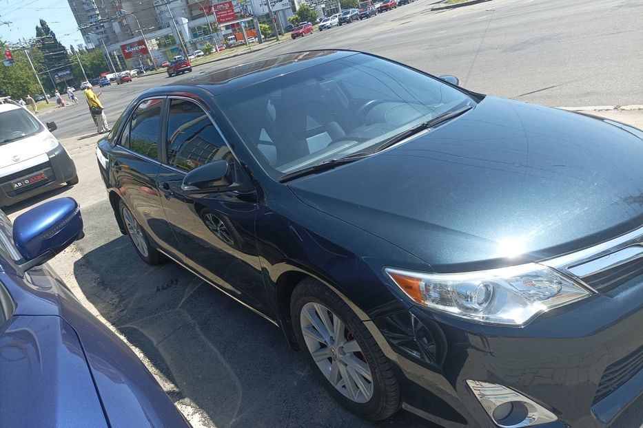 Продам Toyota Camry xle 2014 года в Одессе