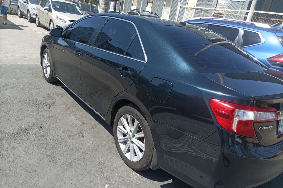 Продам Toyota Camry xle 2014 года в Одессе