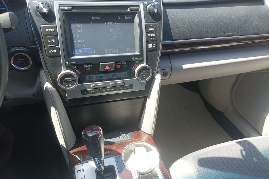 Продам Toyota Camry xle 2014 года в Одессе