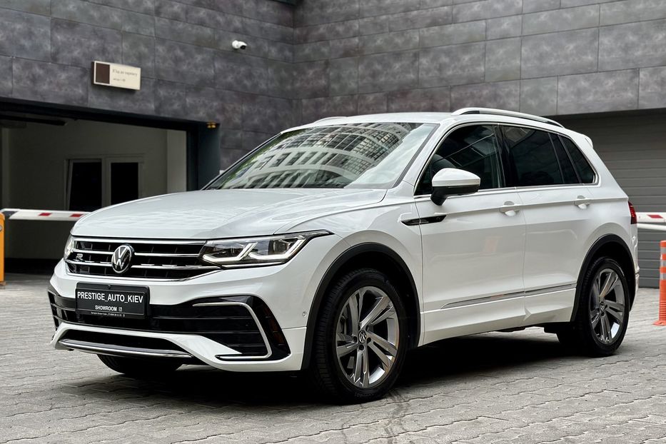 Продам Volkswagen Tiguan TIGUAN R-LINE 2.0 TSI 4MOTION 2023 года в Киеве