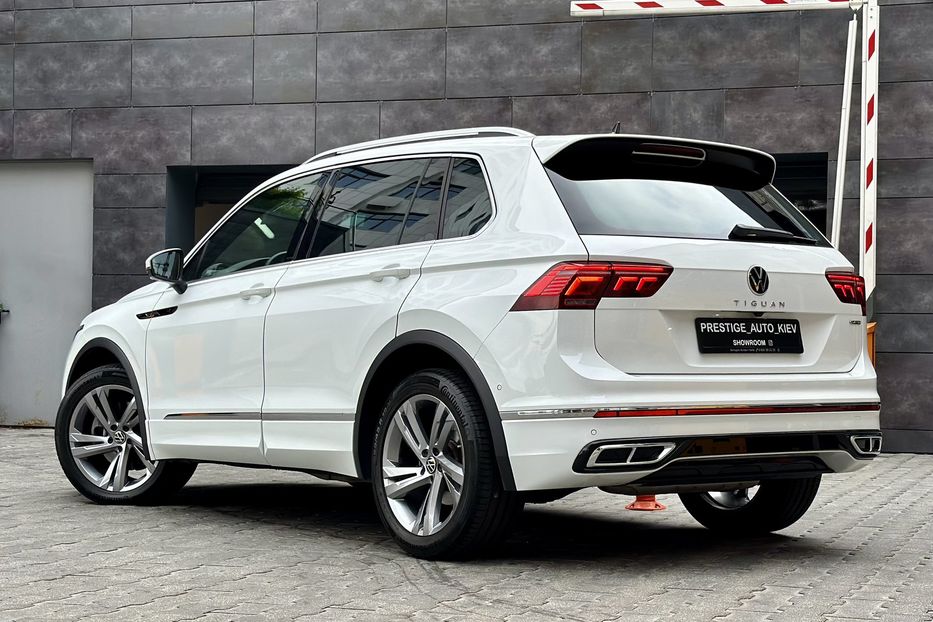 Продам Volkswagen Tiguan TIGUAN R-LINE 2.0 TSI 4MOTION 2023 года в Киеве