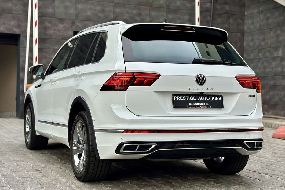 Продам Volkswagen Tiguan TIGUAN R-LINE 2.0 TSI 4MOTION 2023 года в Киеве