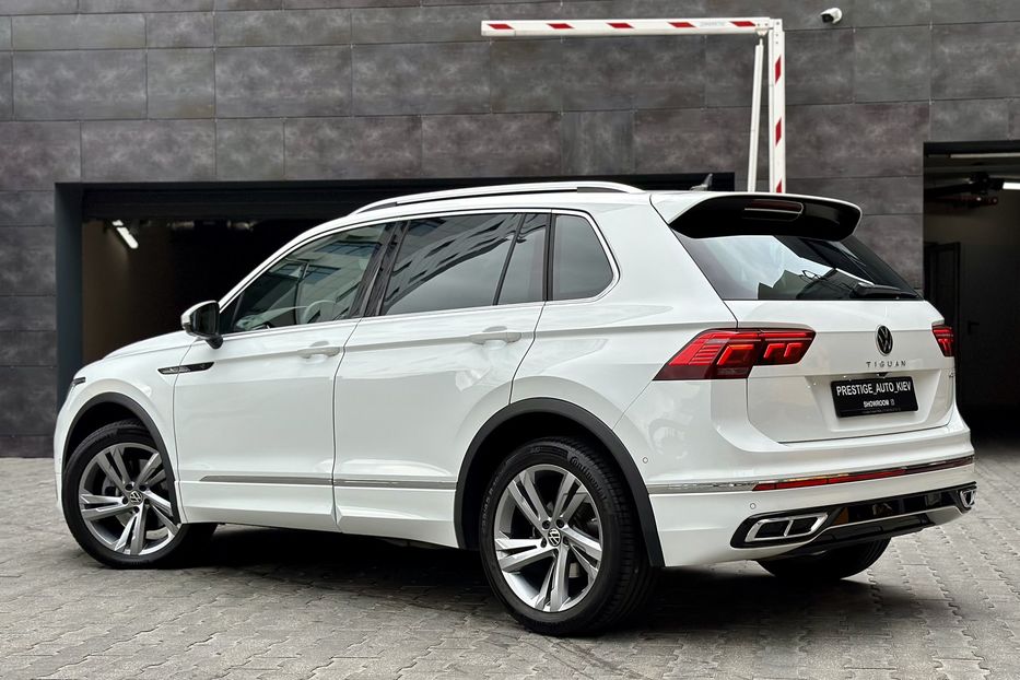 Продам Volkswagen Tiguan TIGUAN R-LINE 2.0 TSI 4MOTION 2023 года в Киеве