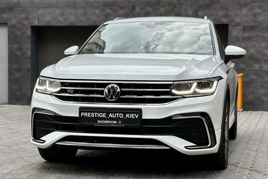 Продам Volkswagen Tiguan TIGUAN R-LINE 2.0 TSI 4MOTION 2023 года в Киеве