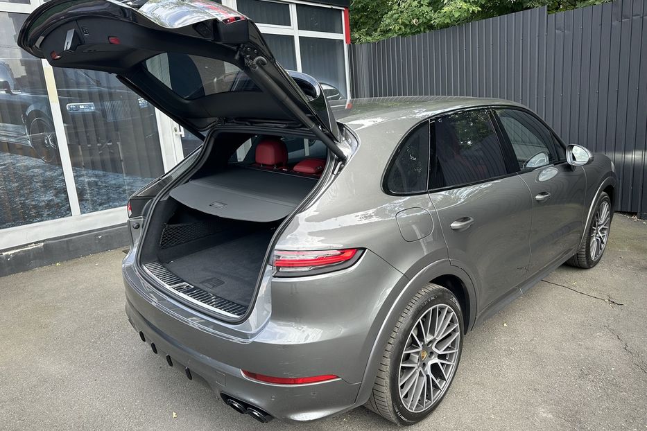 Продам Porsche Cayenne S 2019 года в Киеве