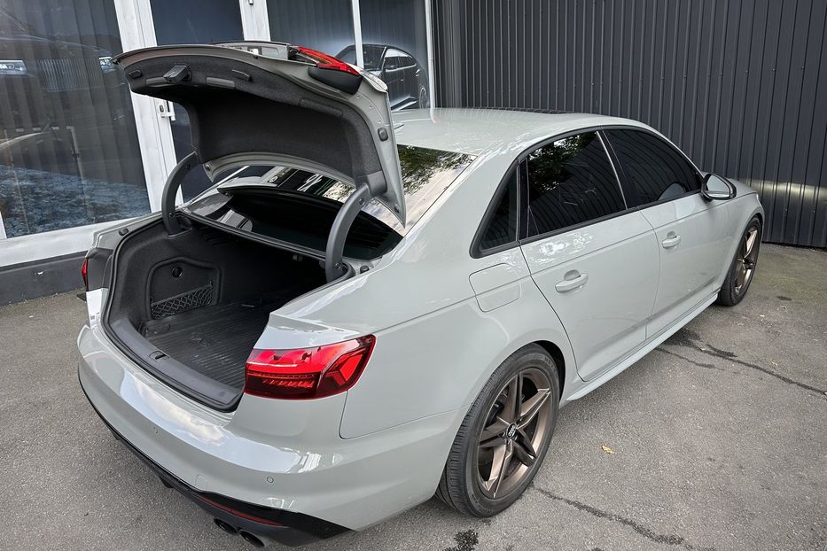 Продам Audi S4 Quattro 2019 года в Киеве