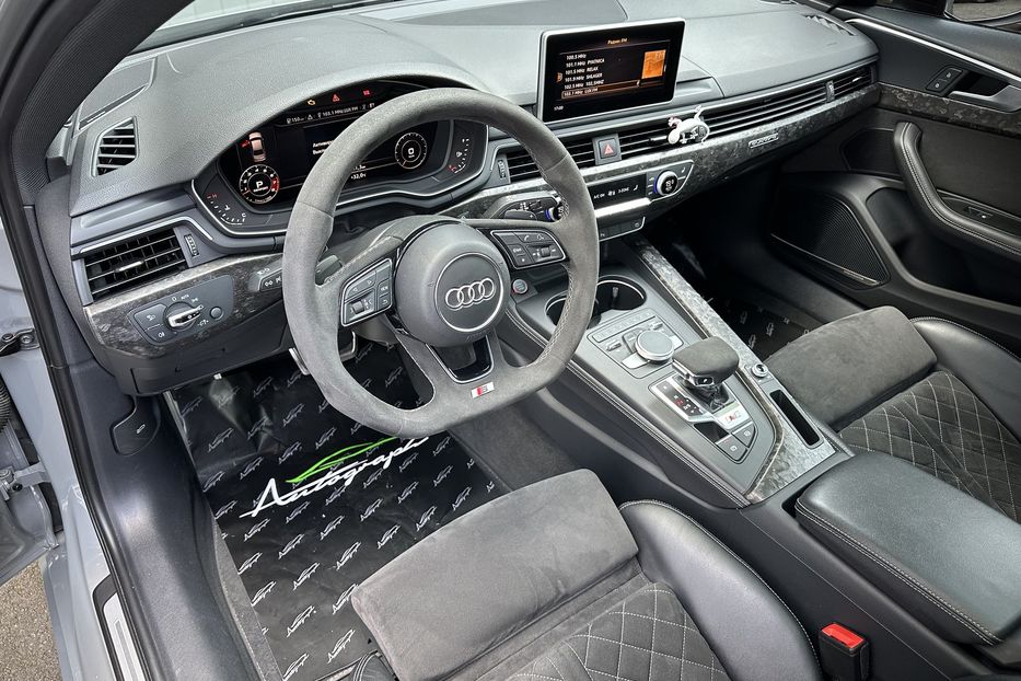 Продам Audi S4 Quattro 2019 года в Киеве