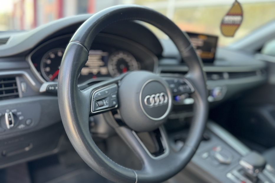 Продам Audi A4 S-Line 2018 года в Одессе