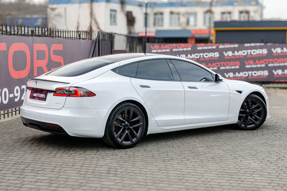 Продам Tesla Model S Plaid 2021 года в Киеве