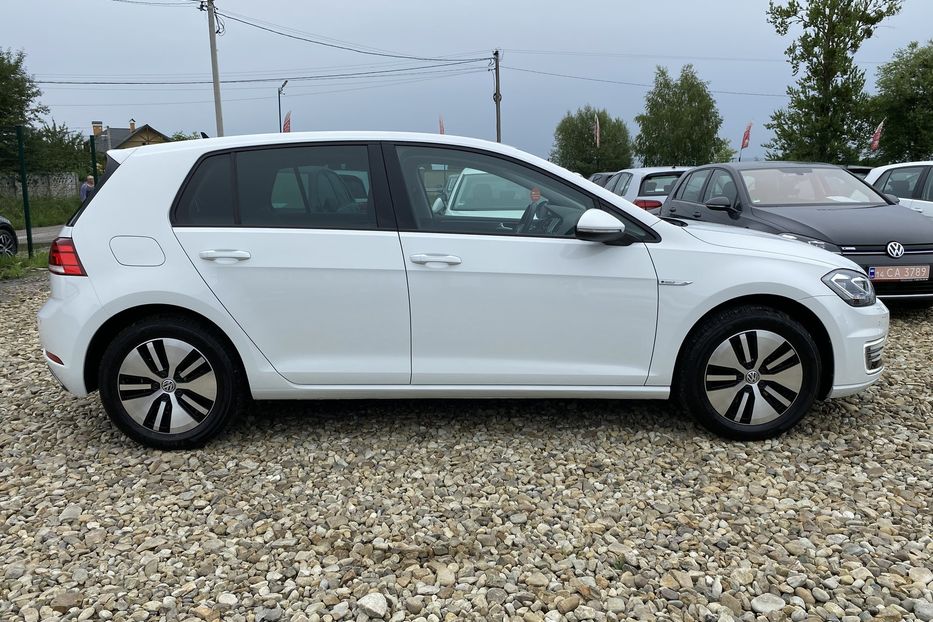 Продам Volkswagen e-Golf Безключовий доступ,Камера 2020 года в Львове