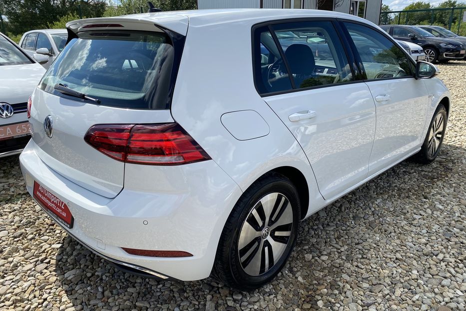 Продам Volkswagen e-Golf 35.8 kWh 100 кВт/136 к.с. 2020 года в Львове