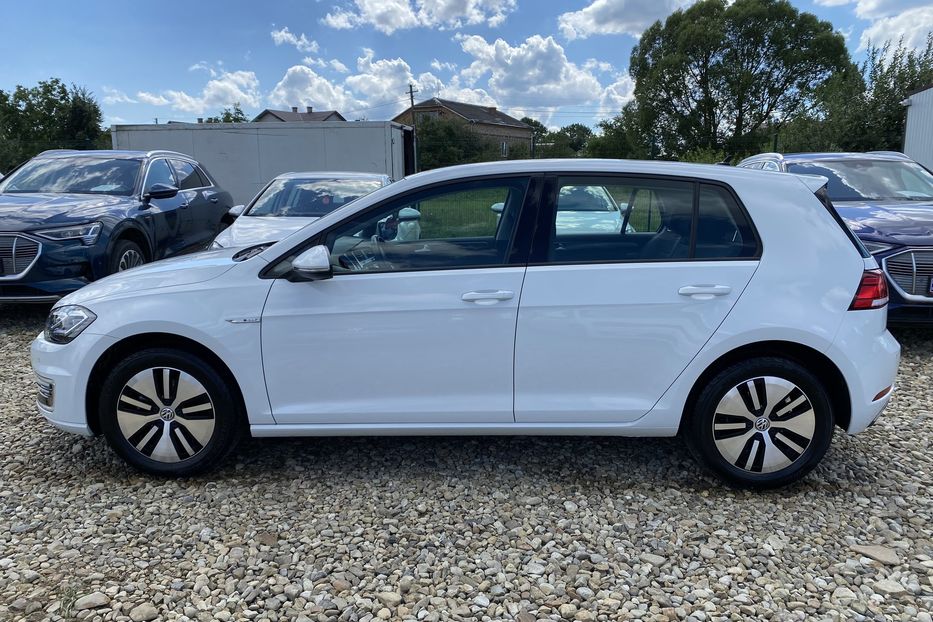 Продам Volkswagen e-Golf 35.8 kWh 100 кВт/136 к.с. 2020 года в Львове