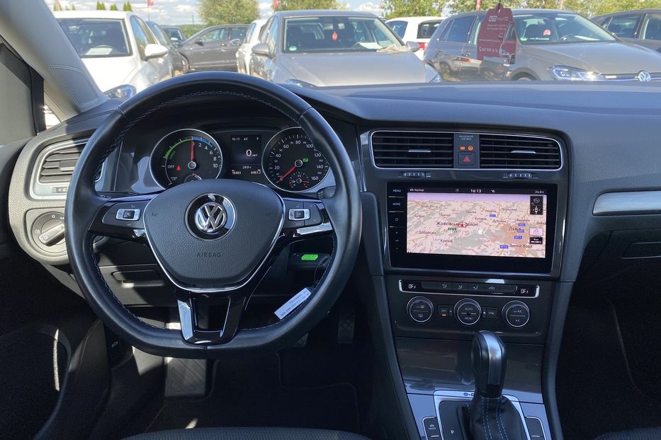 Продам Volkswagen e-Golf 35.8 kWh 100 кВт/136 к.с. 2020 года в Львове