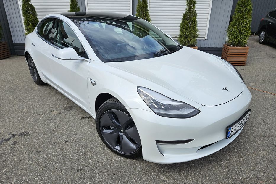 Продам Tesla Model 3 Dual Motor / Long Range 2020 года в Киеве