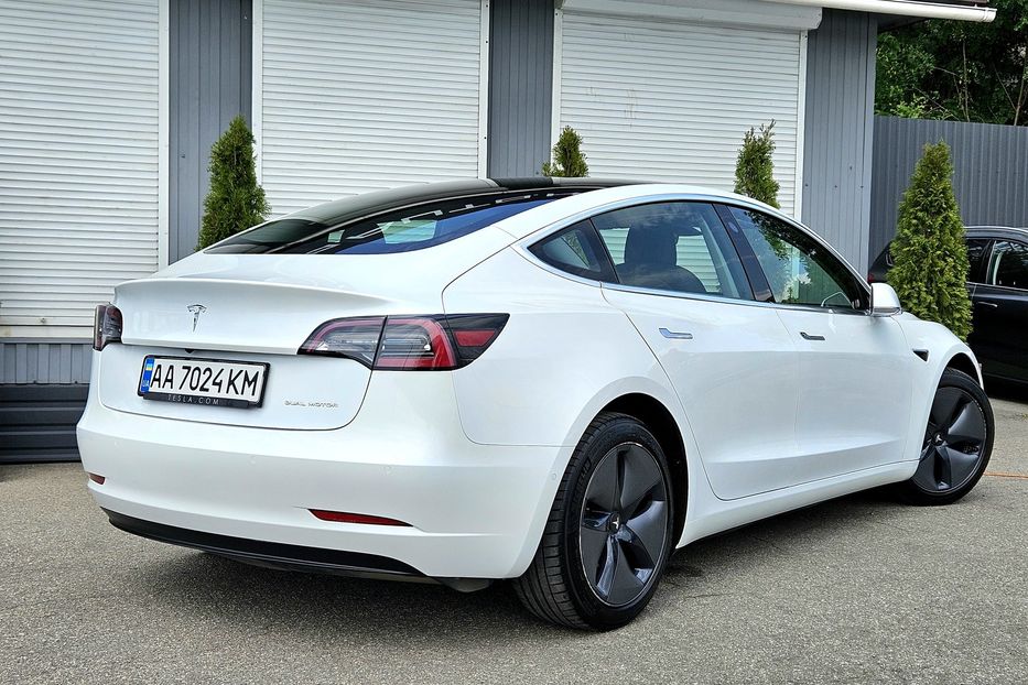 Продам Tesla Model 3 Dual Motor / Long Range 2020 года в Киеве